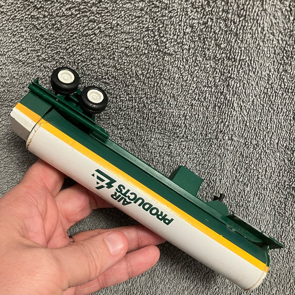 Vintage Winross Diecast Air Products Tanker Truck collectible model - Picture 15 of 16